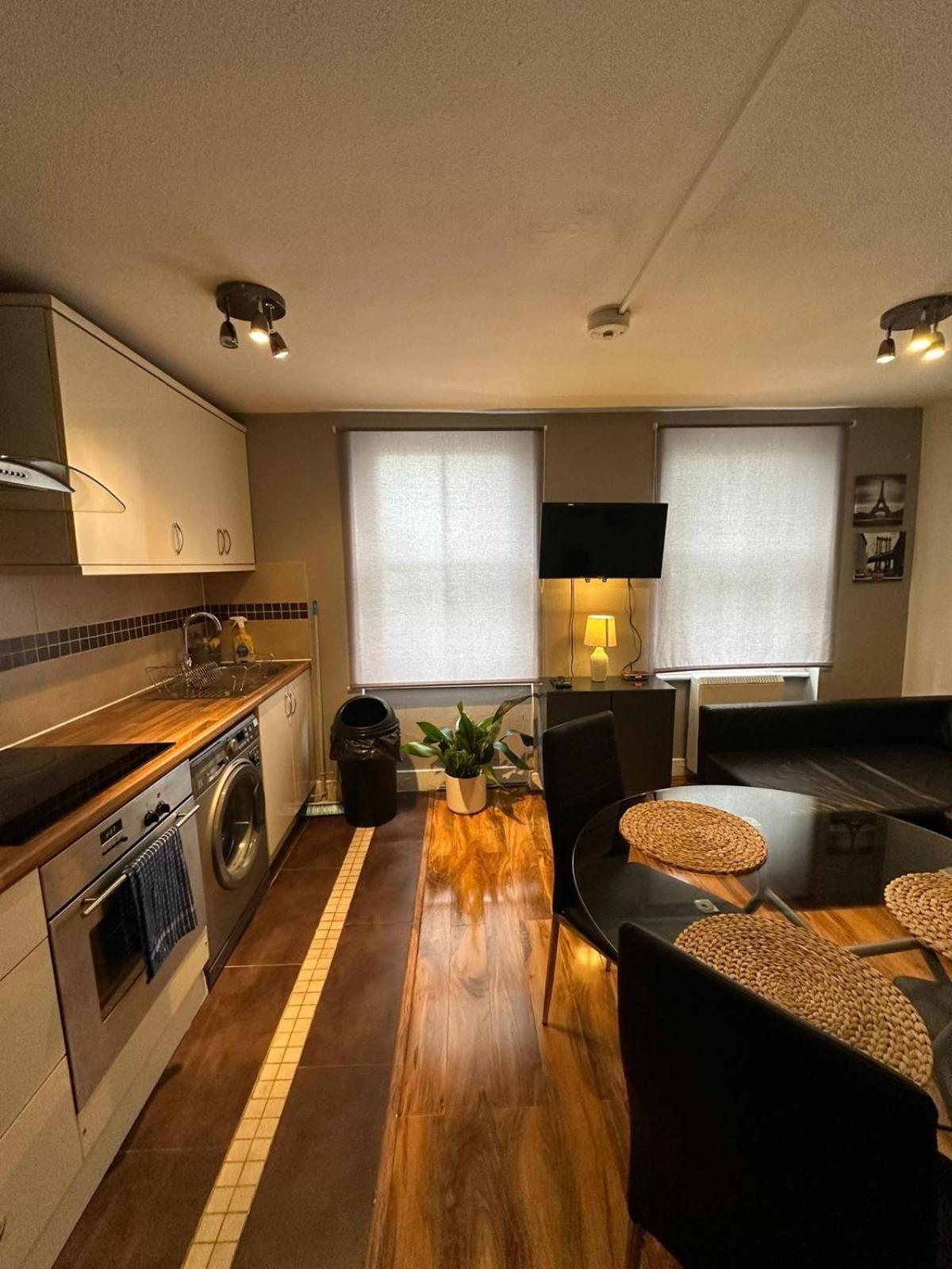 Lovely 2 Bedrooms Apartment 伦敦 外观 照片