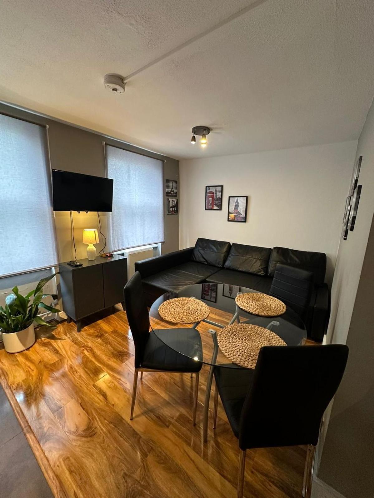 Lovely 2 Bedrooms Apartment 伦敦 外观 照片