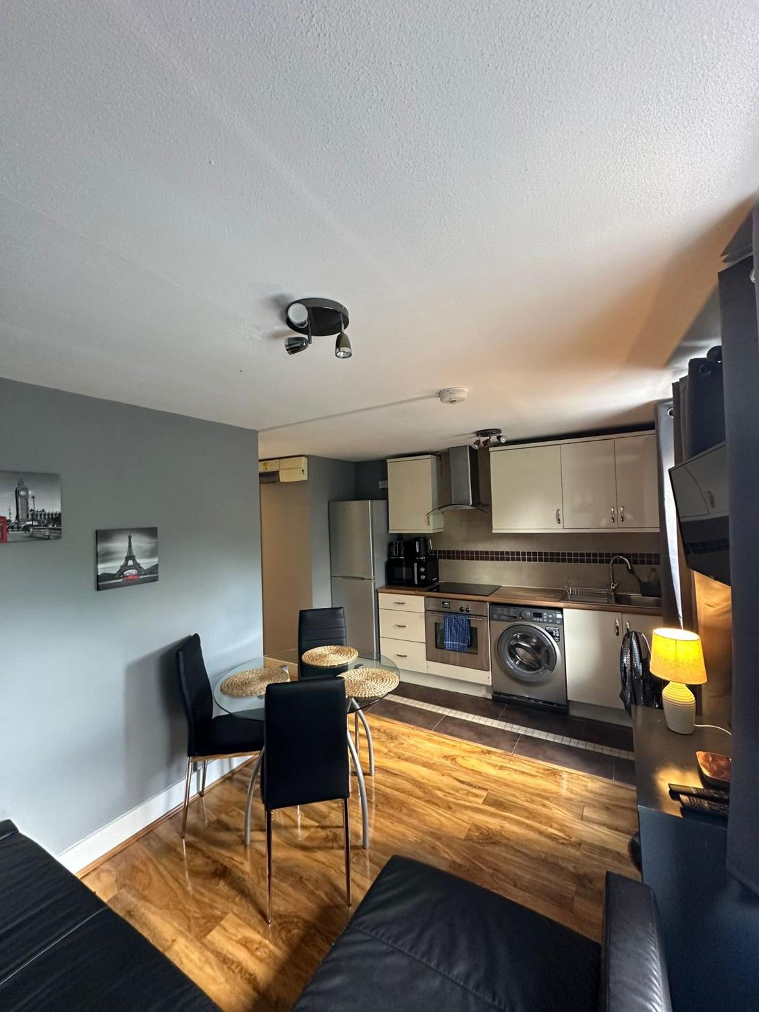 Lovely 2 Bedrooms Apartment 伦敦 外观 照片